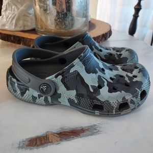Camo CROCS boys size J2